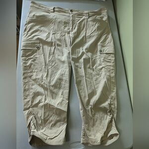 Cream Eddie Bauer Travex Capri's Size 16